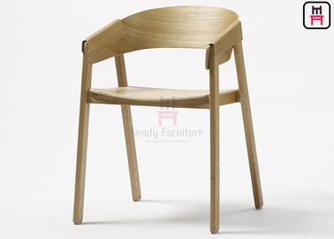 Seater 덮개를 씌운 목제 대중음식점은 머리를 숙인 백레스트를 가진 까만 색깔을 착석시킵니다