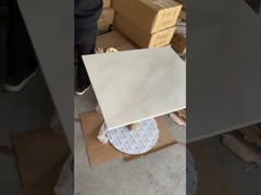 레스토랑 / 호텔의 브러시 골드 스테인레스 스틸 베이스와 마르모 카크타 대리석테이블