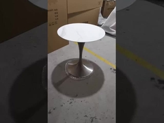 팔받침이 없는 회색 가죽 포장 된 목재 식당 의자